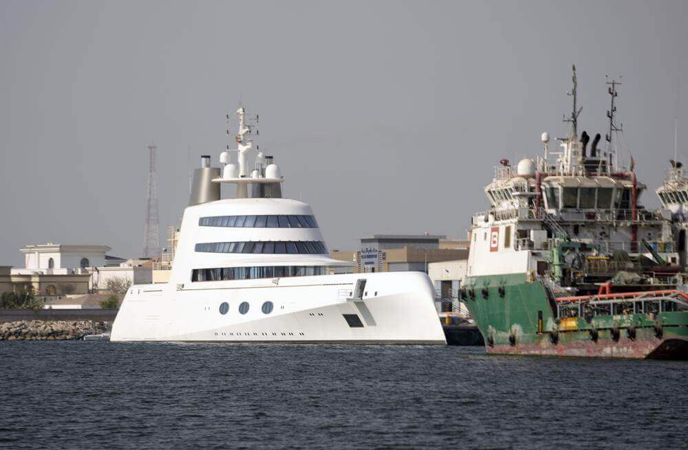 superyacht-russian-oligarch-in-uae-ras-al-khaimah