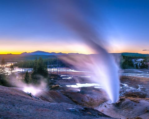 Best National Parks to Visit in the US - Yellowstone National Park