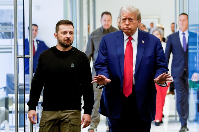 Donald Trump (R) and Volodymyr Zelenskyy (L)
