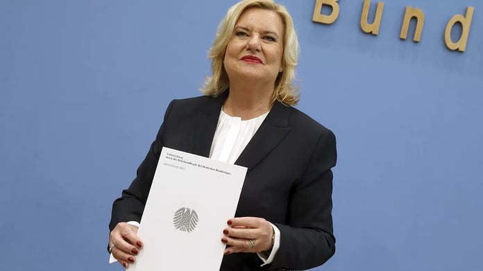 German troops in Ukraine, Eva Högl, Bundestag Defence Commissioner, NATO peacekeeping, Ukraine conflict, German military support, material aid, troop deployment