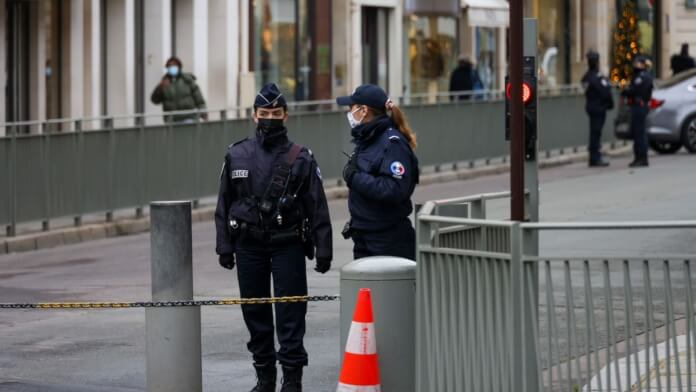armed attack, Dunkerque, France, migrant camp, suspect arrested, security guards, gunshot, Loon-Plage, Wormhout, police investigation, France news