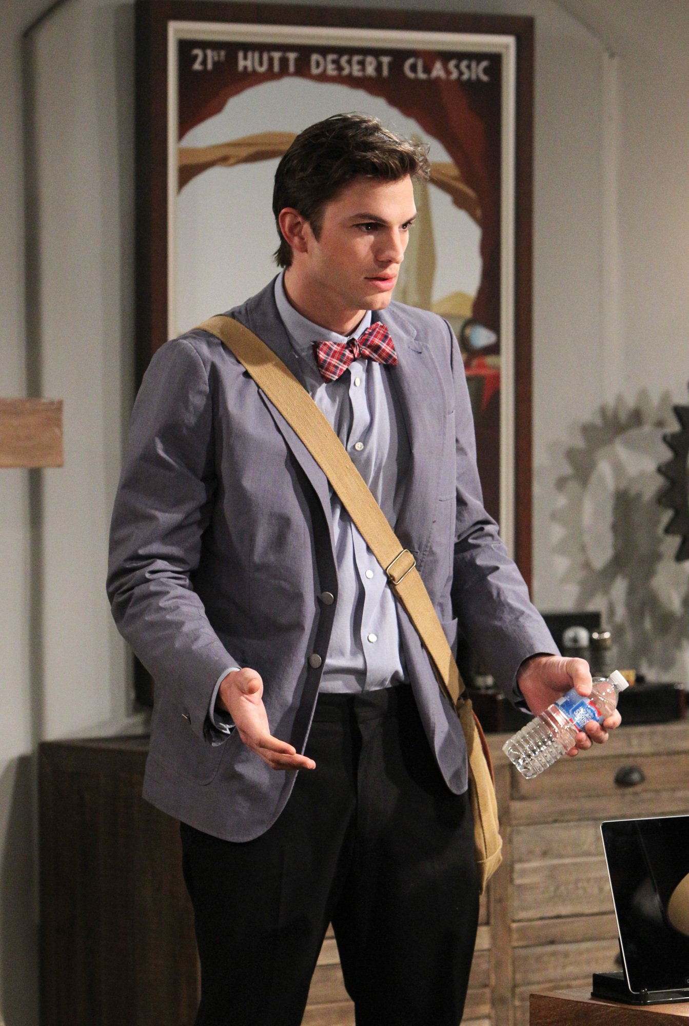 ashton kutcher, walden schmidt, two and a half men, sitcom reboot