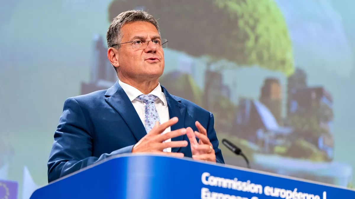 EU prepares to hit US back after aggressive tariff