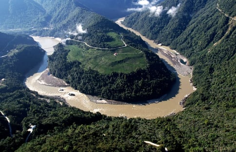 China dam, Tibet hydropower, Brahmaputra river, Yarlung Zangbo, India water conflict, megaproject Tibet, ecological risks dam