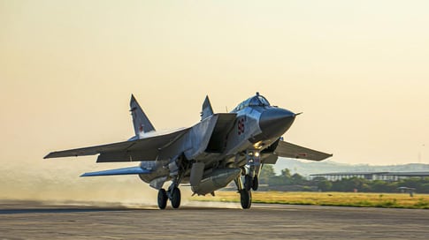 Russia, Kinzhal missile, Ukraine strike, Russian military, hypersonic missile, drone attack, Ukrainian war, airstrike, Moscow defense, military operation
