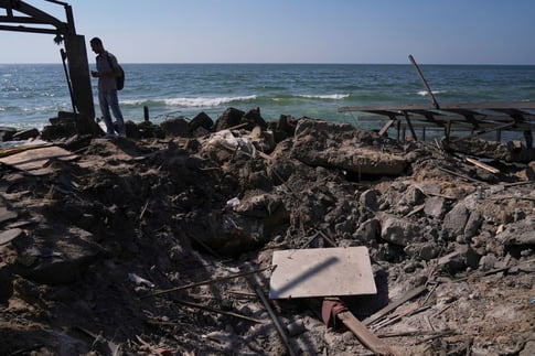 Destruction at Al-Baqa café in Gaza City after Israeli airstrike killed over 40 civilians during ongoing Gaza genocide, July 2025