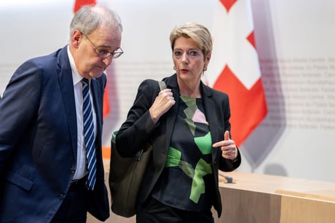 President Karin Keller-Sutter and Economy Minister Guy Parmelin at Zurich Airport leaving for Washington to negotiate U.S. tariff deal