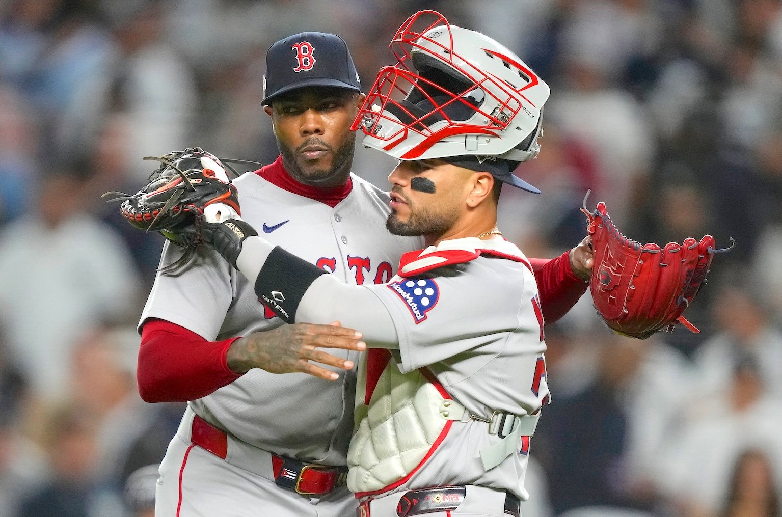 Aroldis Chapman delivers in bases-loaded jam at Yankee Stadium.
