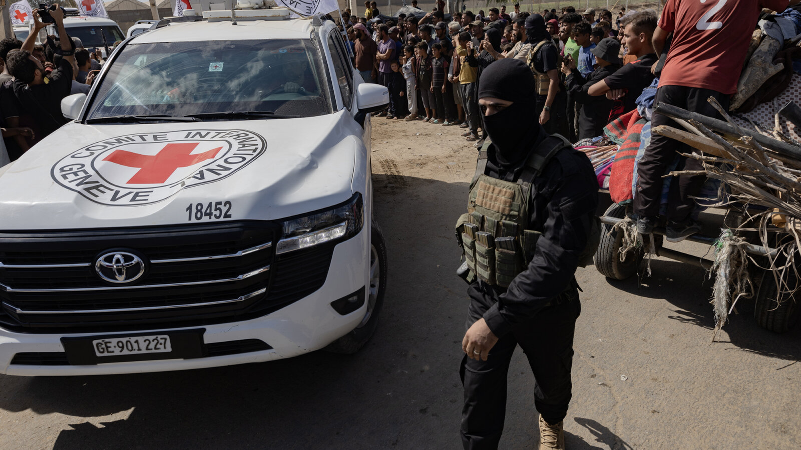ICRC convoy facilitates transfers during truce ICRC convoy drives through damaged Gaza streets to facilitate transfers during the ceasefire
