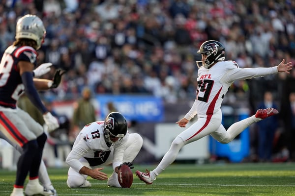 Michael Penix Jr. throwing a pass for Atlanta Falcons vs Washington Commanders 2025