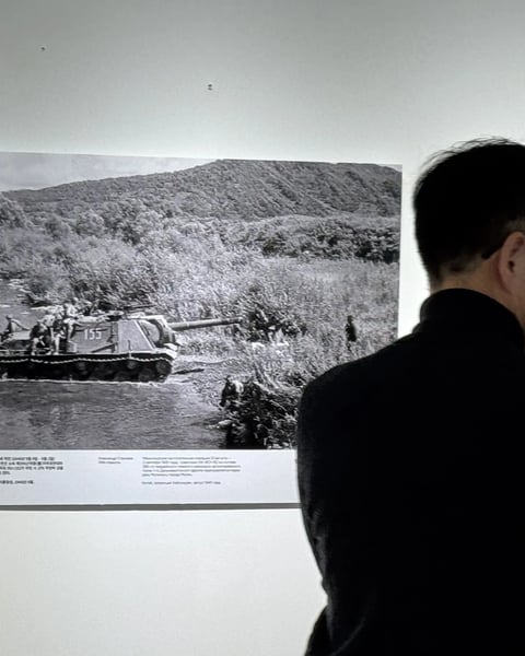 Historic Liberation exhibition at Chungdam Gallery in Seoul