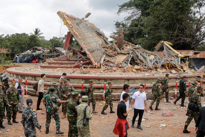 Thai and Cambodian soldiers face off at Preah Vihear temple amid fragile ceasefire 2025