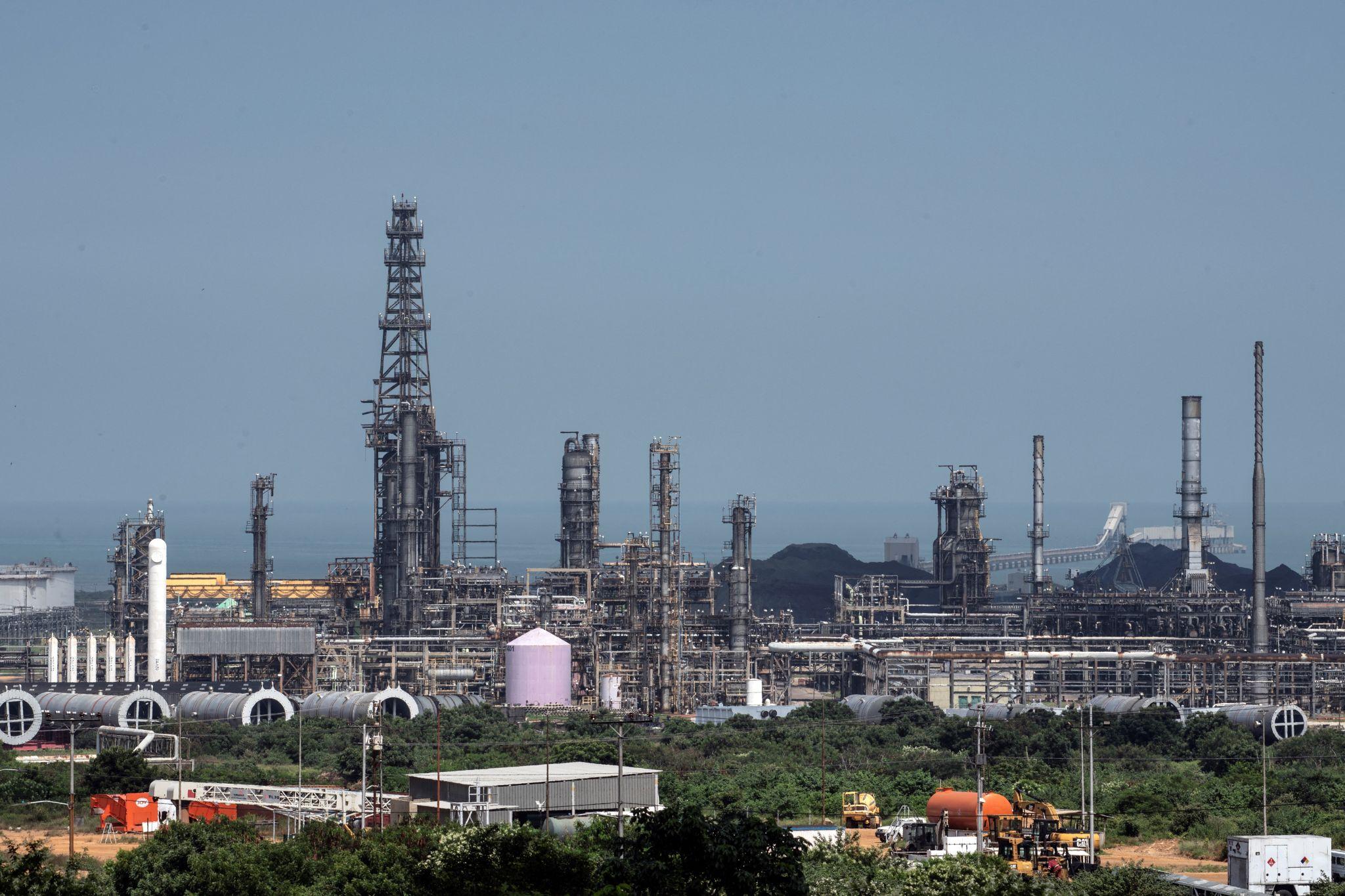 Oil Revenues and Sanctions Driving Dollar Shortage Venezuela oil industry affected by sanctions and dollar shortages