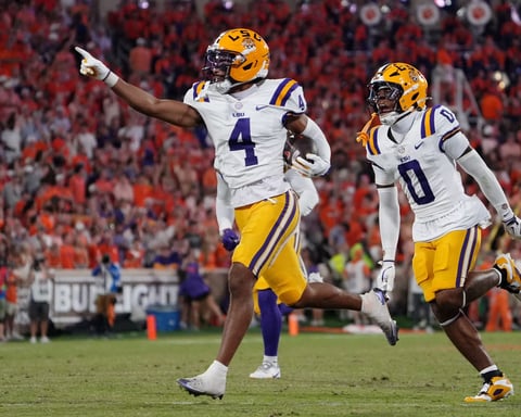Dallas Cowboys trade into No. 3 pick in 2026 NFL Draft mock as Chiefs reshape top 10