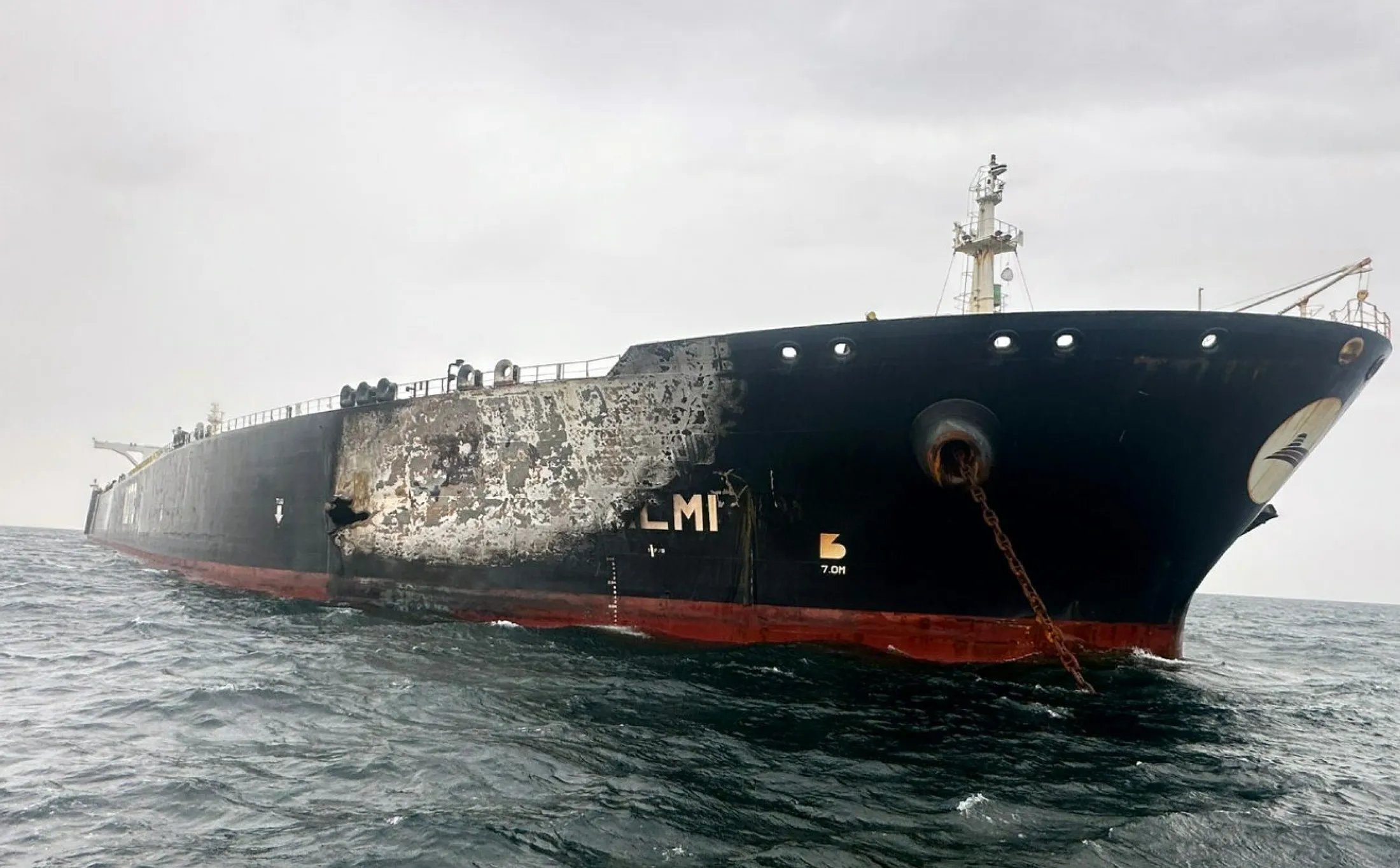 Oil tankers stuck in Strait of Hormuz during Iran US war