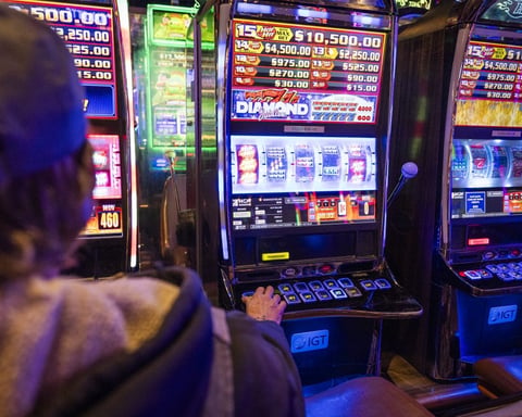 Massachusetts casino slot machine jackpot 170000 biggest March win