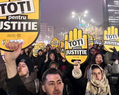 Thousands protest judicial corruption in Bucharest as Romania faces deepening justice system crisis