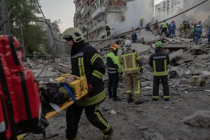 Russian air defense systems respond to Ukrainian drone attack over Moscow in May 2026