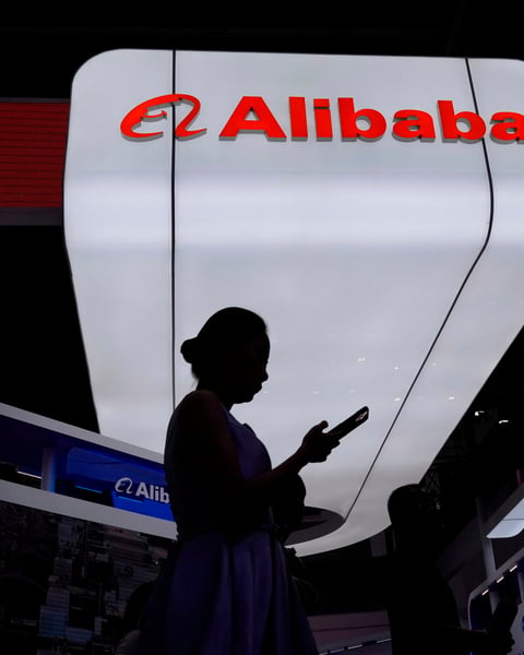 Alibaba branding, the e-commerce group bidding $1.5 billion for grocery delivery firm Pupu