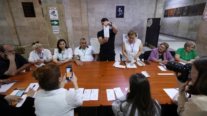 Armenia parliamentary election night June 2026 results Pashinyan Kremlin response