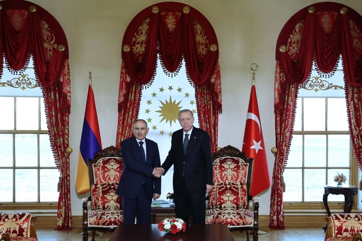 Turkish President Recep Tayyip Erdogan holds phone call with Armenian Prime Minister Nikol Pashinyan on Turkey-Armenia normalization process