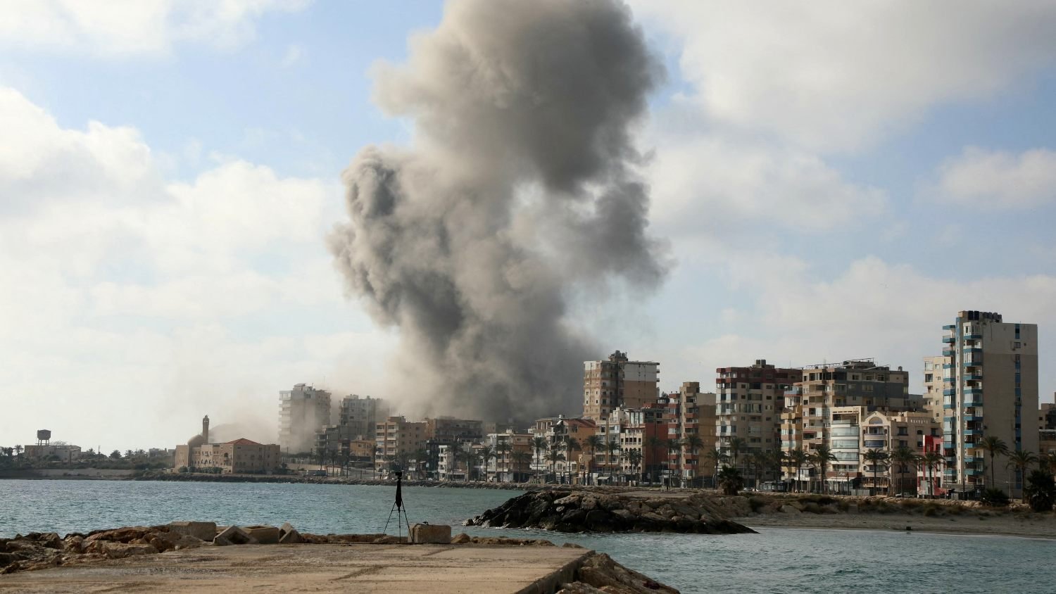 Smoke rises over Tyre Lebanon after Israeli airstrike June 7 2026
