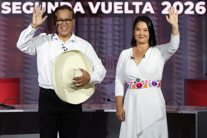 Keiko Fujimori and Roberto Sanchez wave at televised debate ahead of Peru presidential runoff June 2026