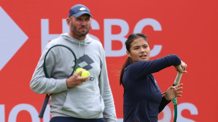 Emma Raducanu and coach Andrew Richardson at Queen's Club Championships 2026