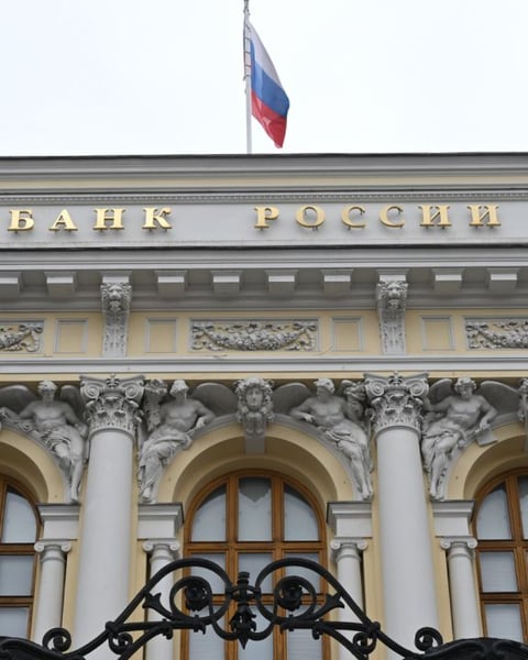 Gold bars representing Russia's central bank gold reserve sales and citizen gold purchases in 2026