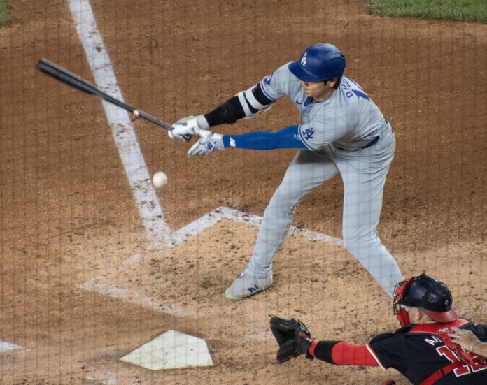 Shohei Ohtani of the Los Angeles Dodgers, who exited the game against the Pirates with left knee inflammation