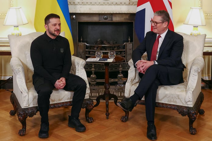 British Prime Minister Keir Starmer with Ukrainian President Volodymyr Zelensky in London