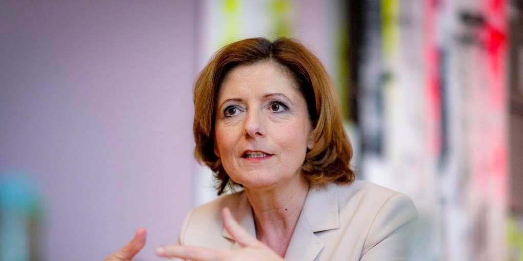 Face mask yes, but not mandatory