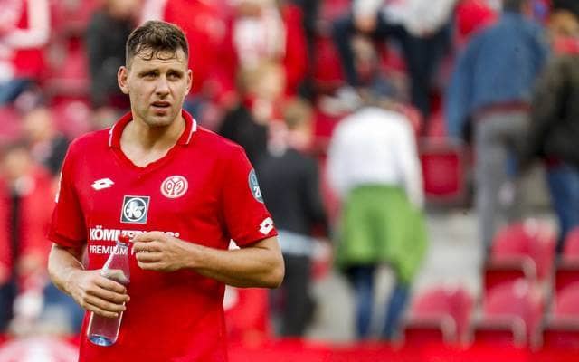 05-striker Szalai helps at home: 85,000 euros collected