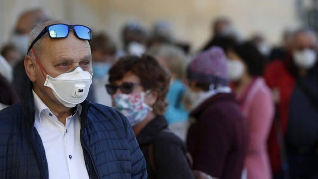 World : Czech Republic removes restrictions amid COVID