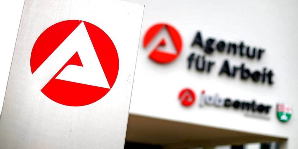 Sharp increase in applications for short-time work