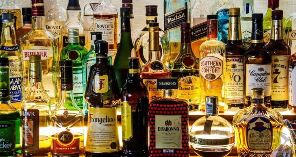 India: Crowding at liquor shops; A blow to social distancing norms