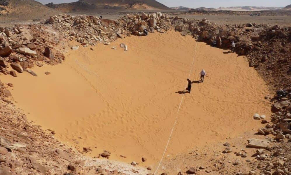 egypt-large-meteorite-crater-found-in-sahara
