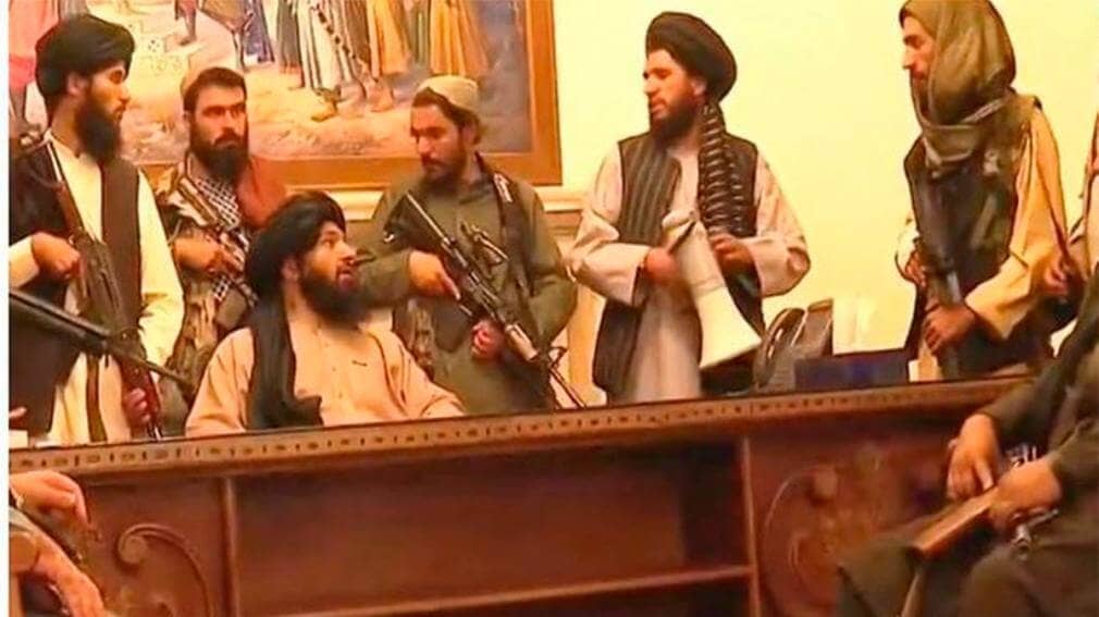 “The Taliban won,” admits the Afghan president after leaving the country