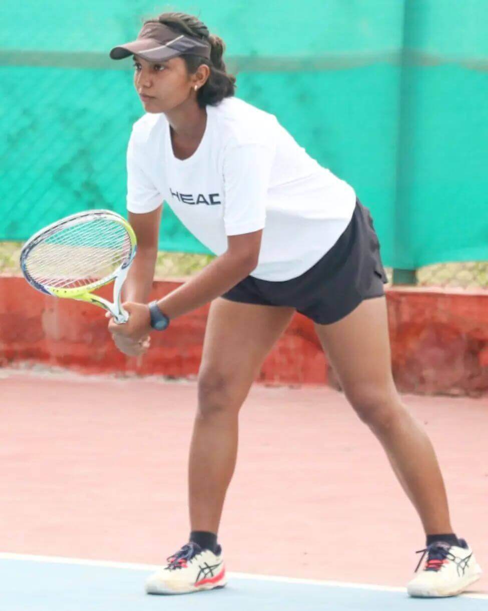 Polarity in planks of tennis culture