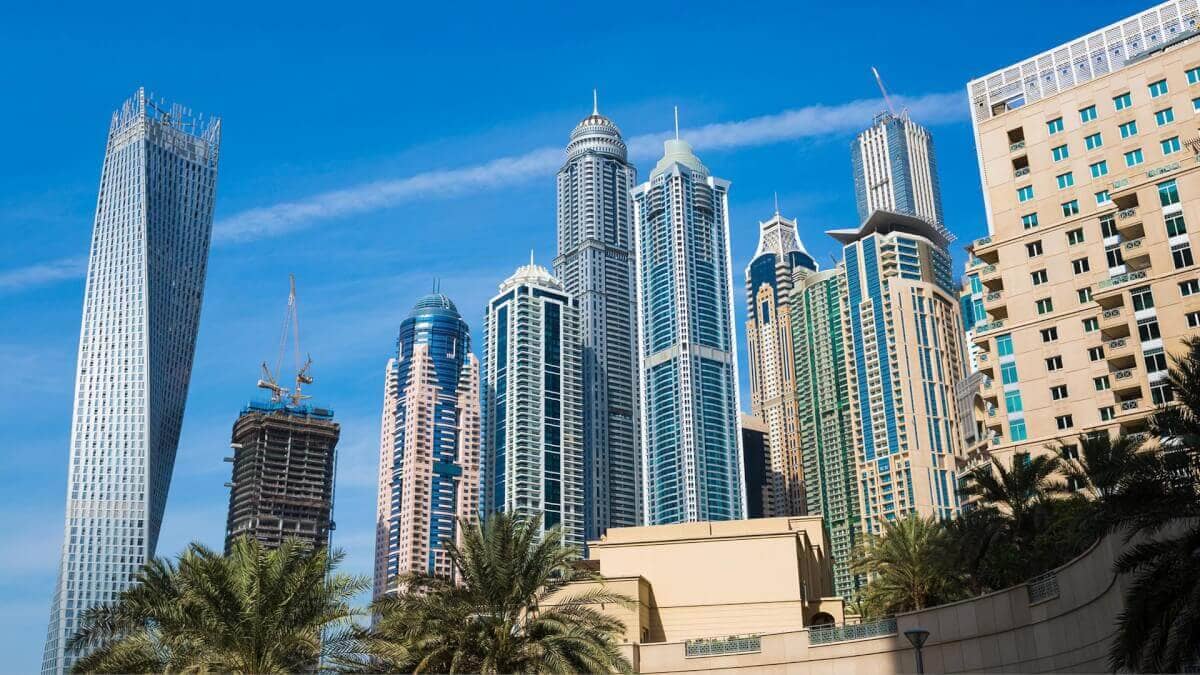 United Arab Emirates hit by earthquake, center is Iran