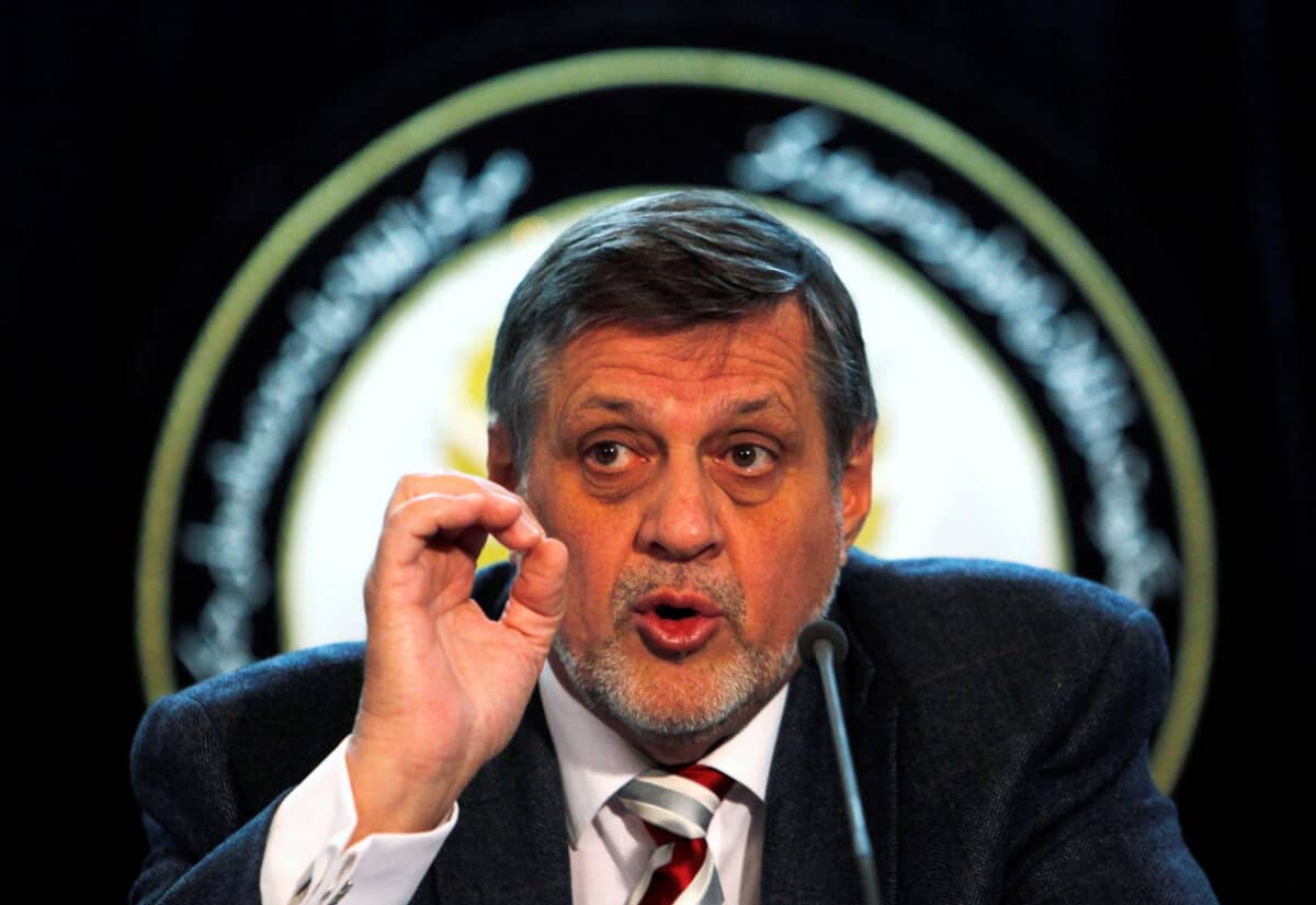 Why did the UN Special Envoy, Ján Kubiš resign a month before the Libyan presidential elections?