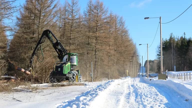 Finland has started building a fence on the border with