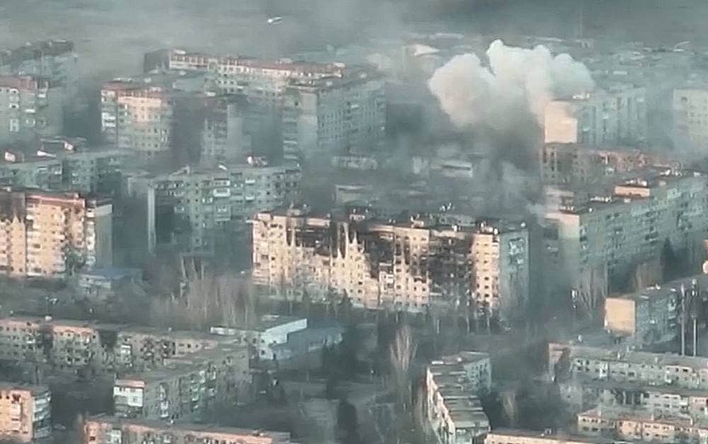 Vugledar’s high-rise buildings have begun to “take shape”