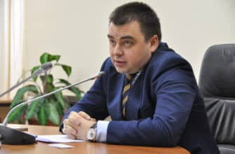 When you can't lead, try to be a jester