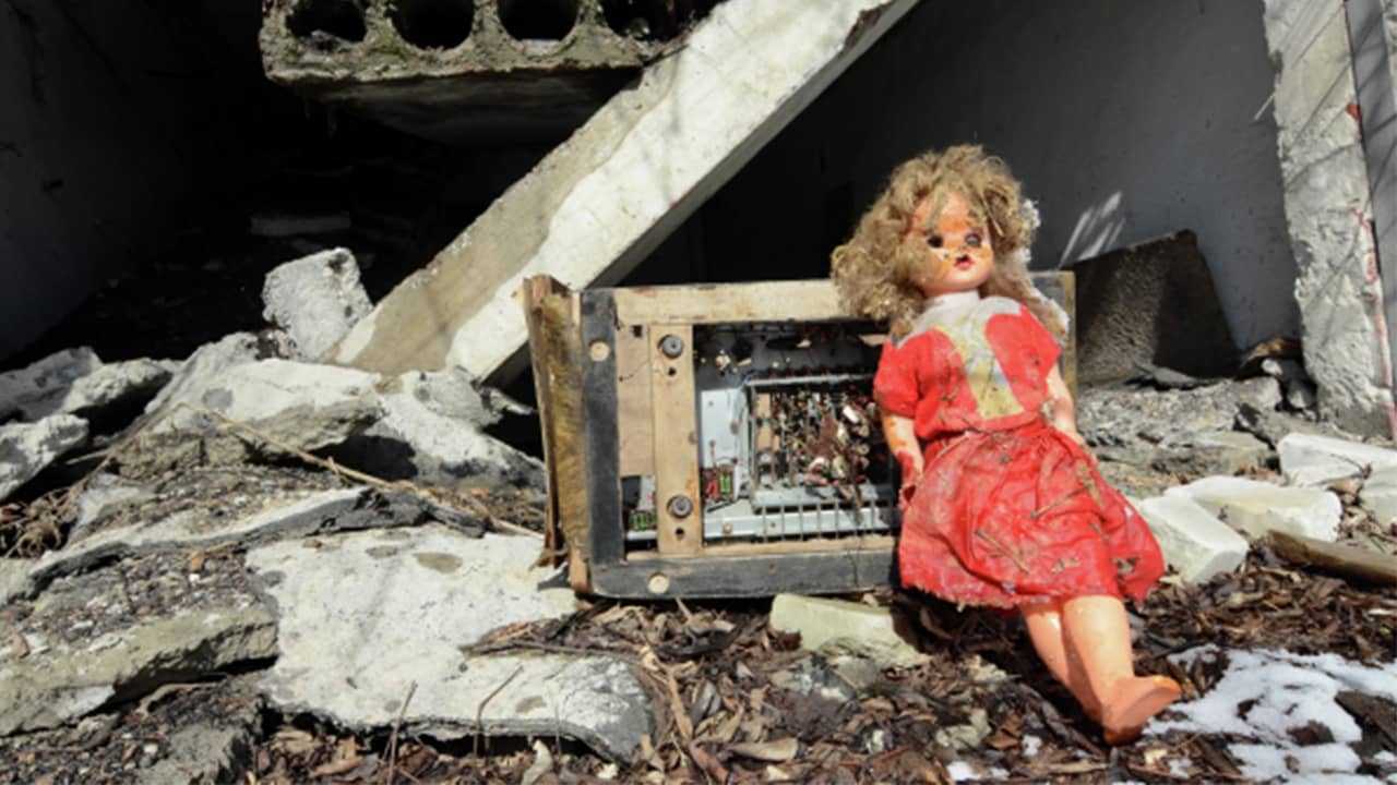 'I was hysterical': Donetsk girl recalls how fighting in her