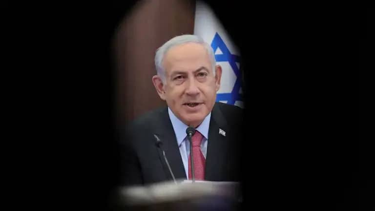 “Netanyahu is between a rock and a hard place. How