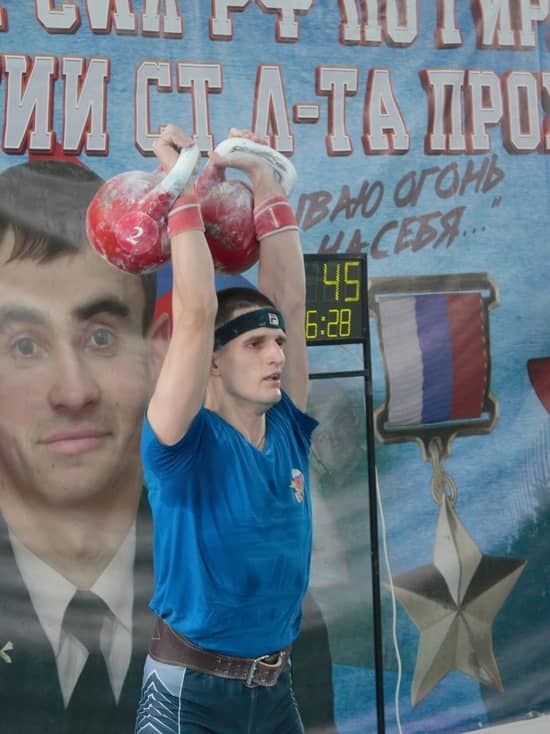 The sportsman from Smolensk won “silver” at the All-Russian competitions in kettlebell lifting