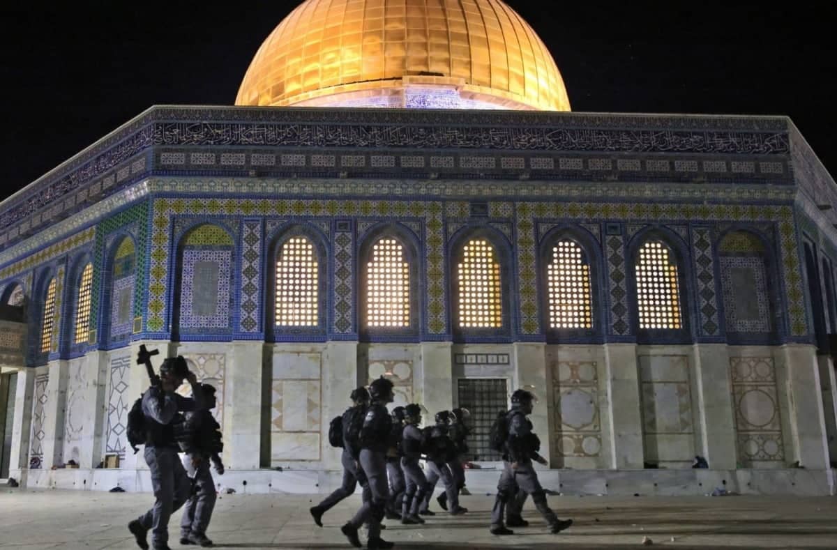 A difficult night in Al-Aqsa Mosque.. and the Israeli occupation's