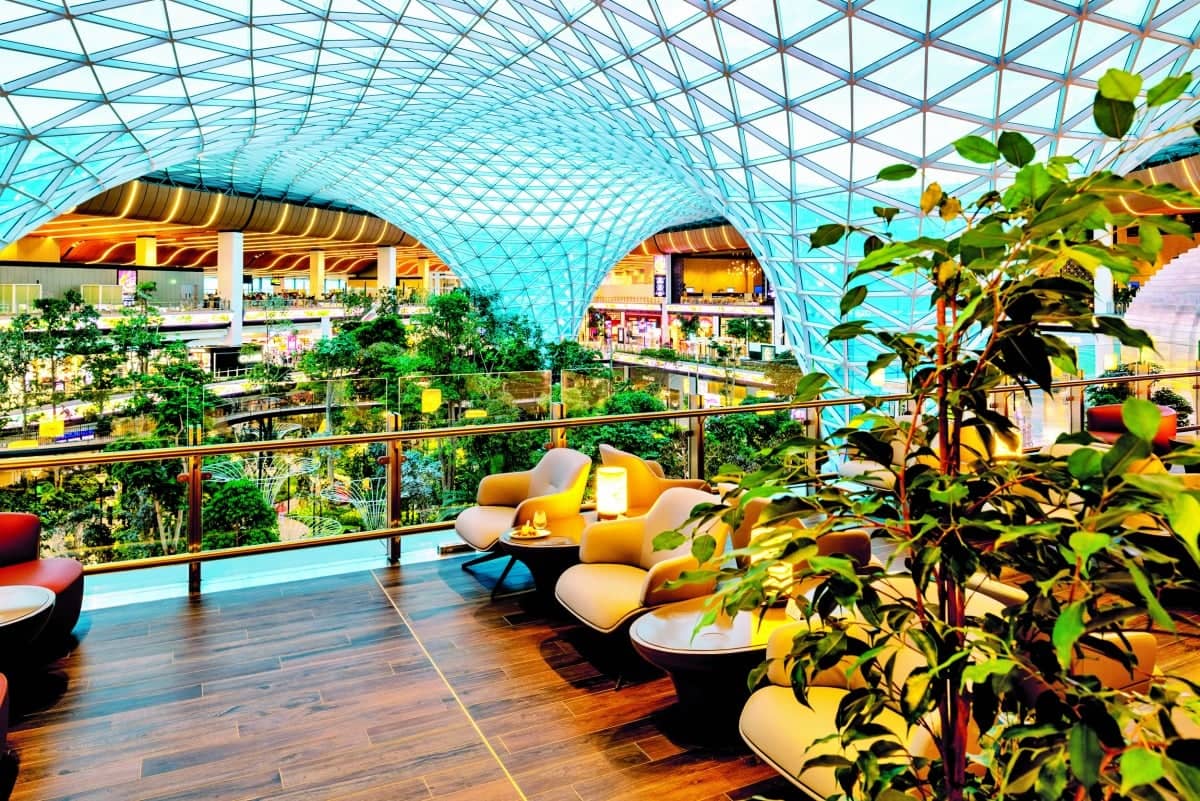 Qatar Airways welcomes its passengers to the new Al Mourjan Lounge