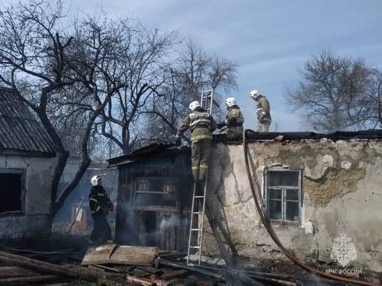 A fire destroyed two houses in the Orel region